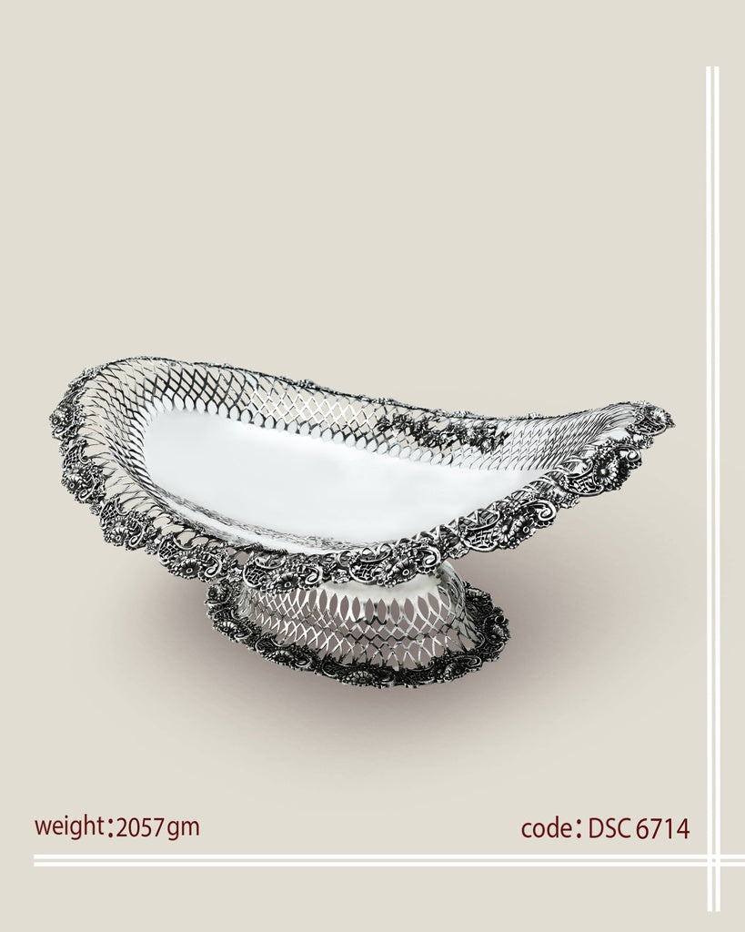 Old English Jardiner with Floral Borders (DSC6714)