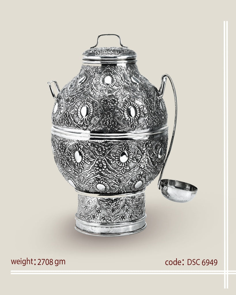 Magnificent Foul Container made Of Pure Silver (DSC6949)