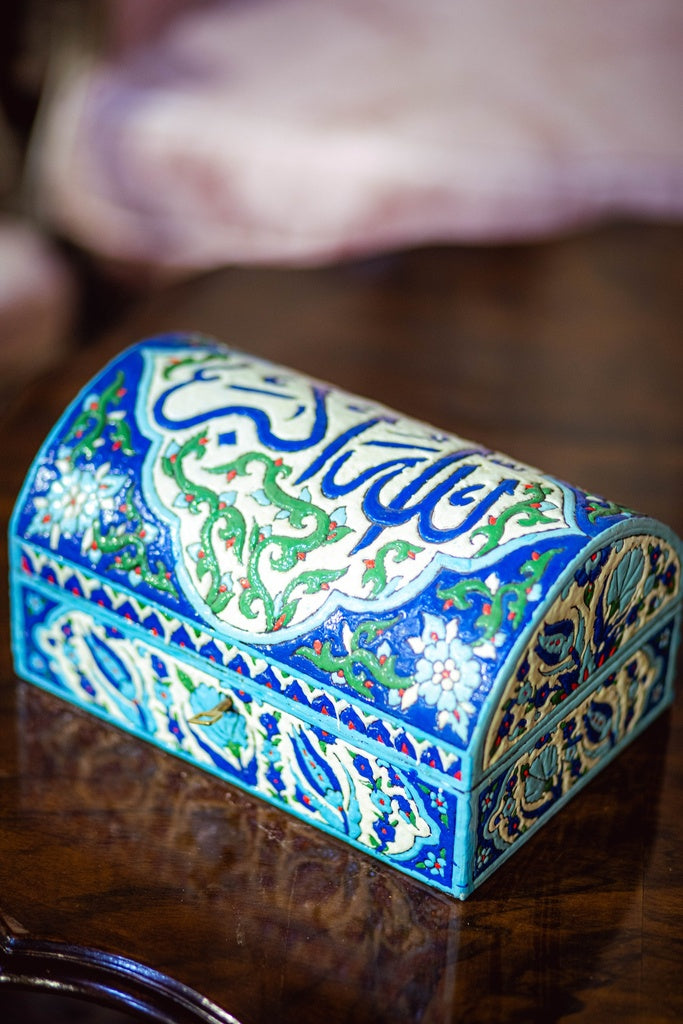 Arabesque box