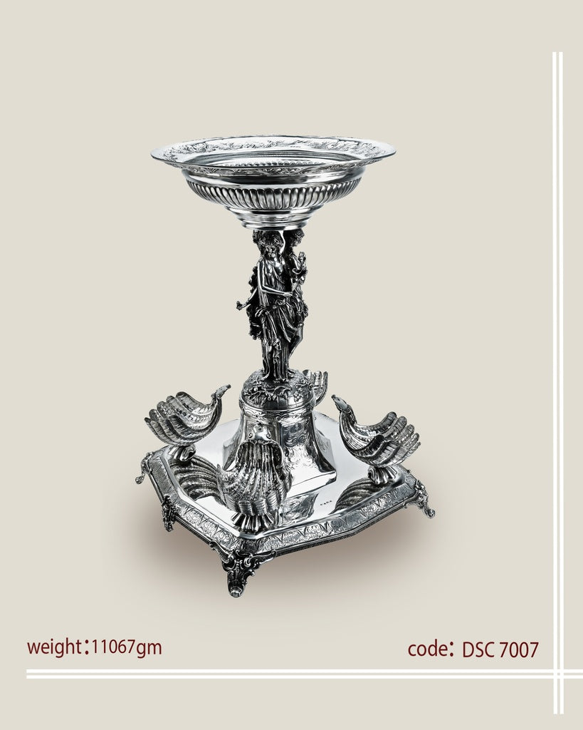 Huge Impressive Old English center Piece (DSC7007)